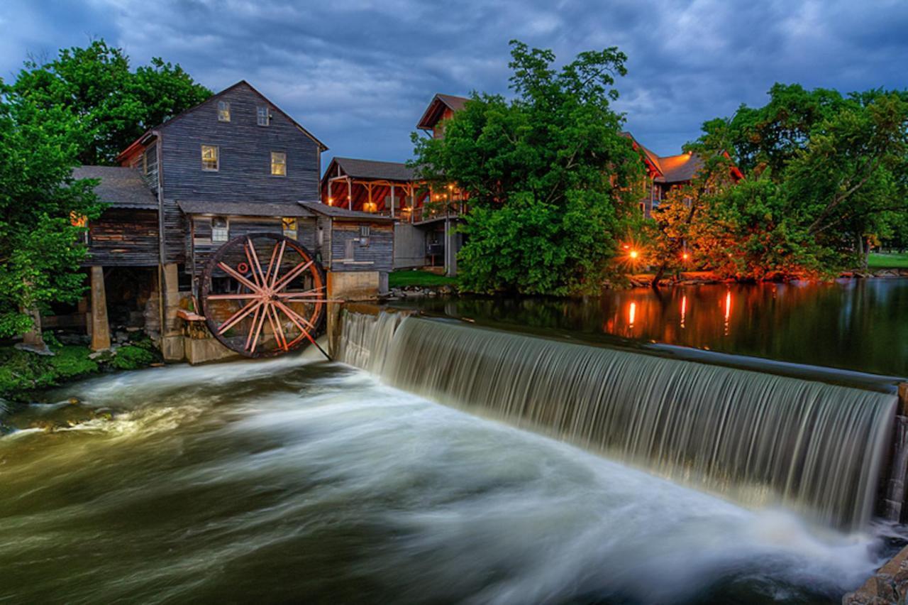 Suite Sensations, Hot Tub, Pool Table, 1089 Free Tickets Each Paid Day, Dollywood And More Пиджен Фордж Екстериор снимка