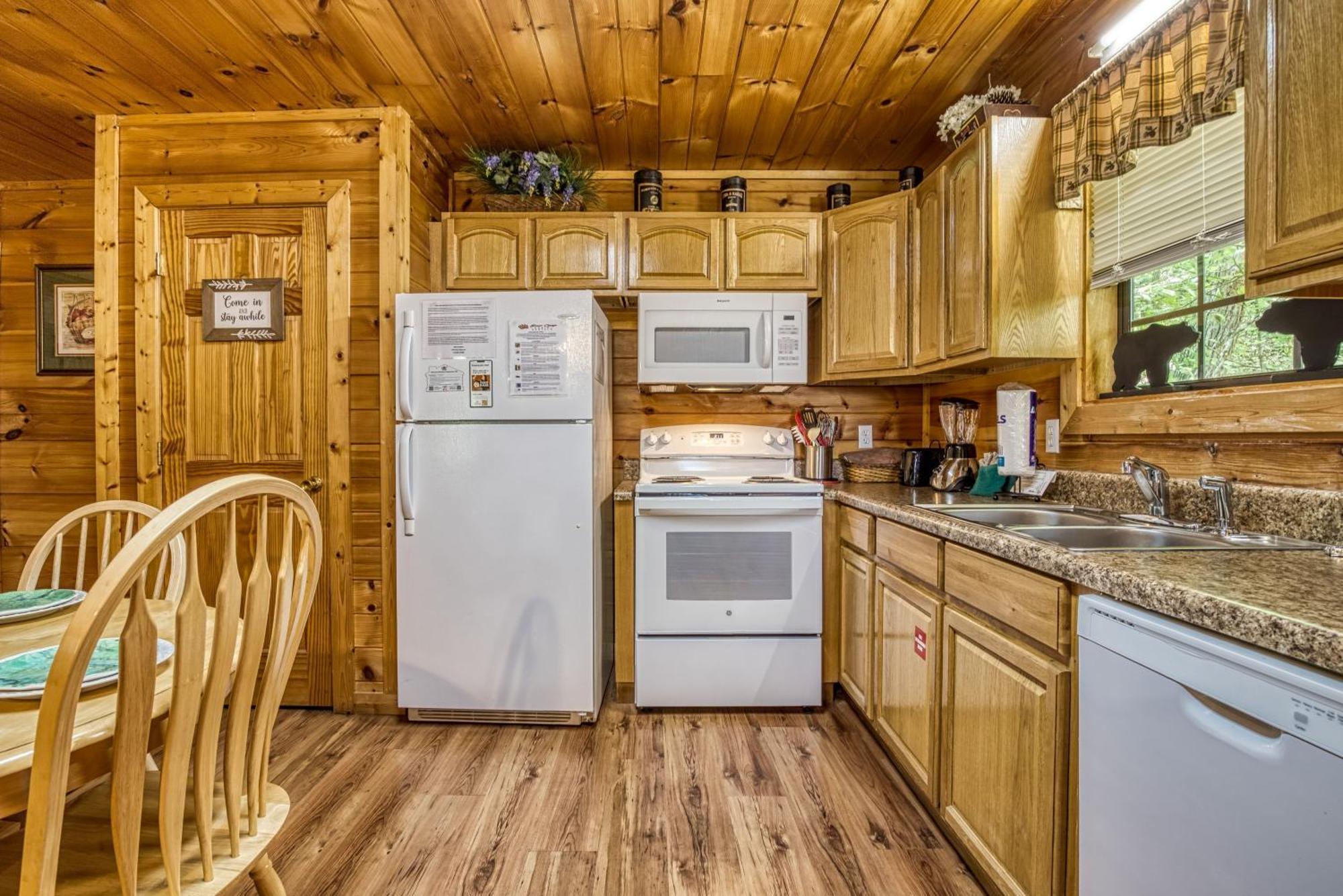 Suite Sensations, Hot Tub, Pool Table, 1089 Free Tickets Each Paid Day, Dollywood And More Пиджен Фордж Екстериор снимка